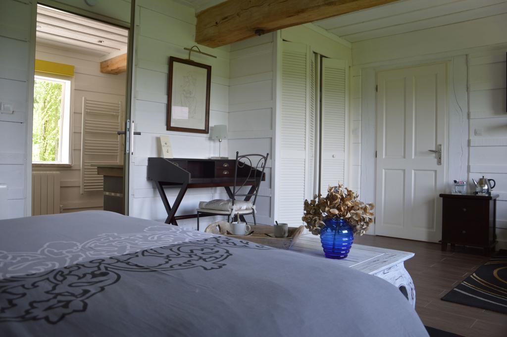 Bed and Breakfast La Grange Des Marettes Cléres Exteriér fotografie