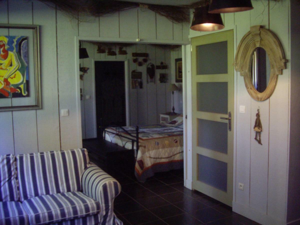 Bed and Breakfast La Grange Des Marettes Cléres Exteriér fotografie