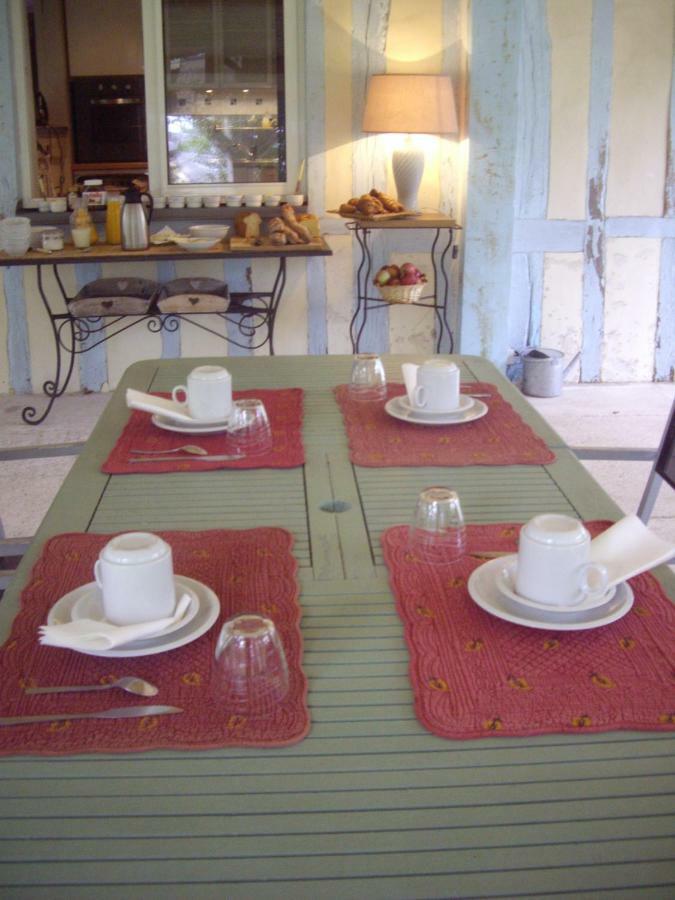 Bed and Breakfast La Grange Des Marettes Cléres Exteriér fotografie