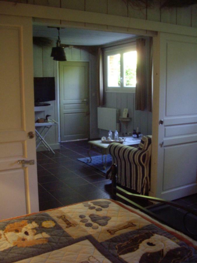 Bed and Breakfast La Grange Des Marettes Cléres Exteriér fotografie